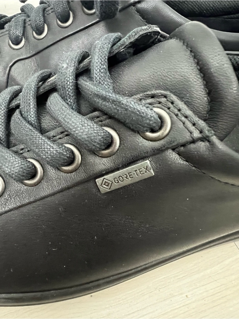 Ecco Goretex Waterproof Black Sneakers - Picture 3 of 8